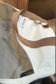 Portable travel bag for pets.