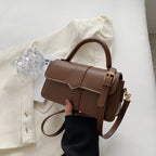 High-end niche design bag for women autumn and winter new single shoulder crossbody bag retro versatile portable small square bag