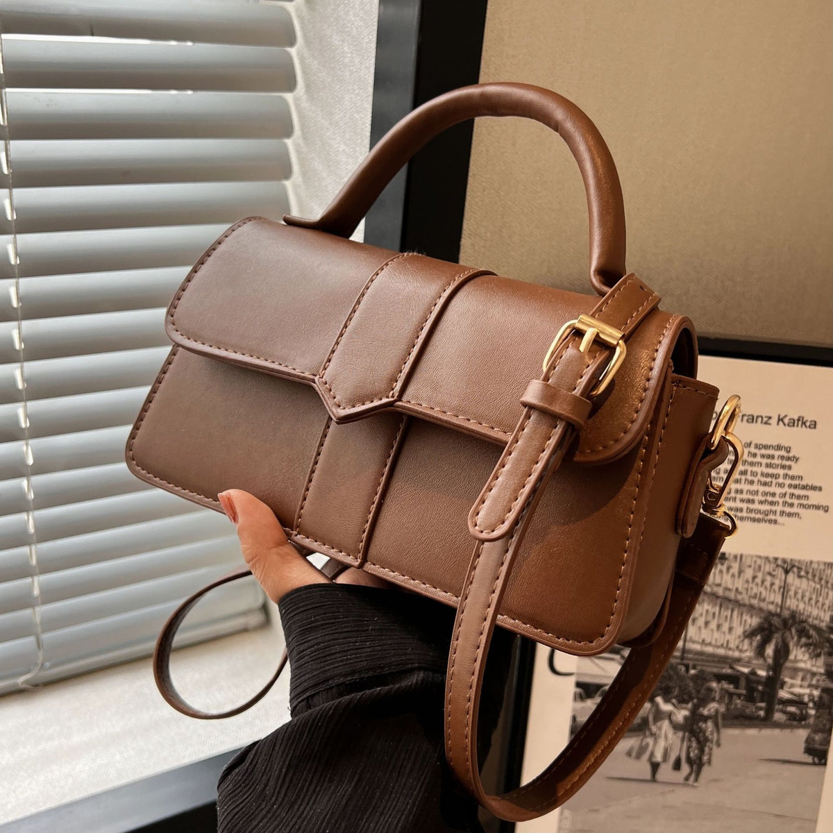 High-end niche design bag for women autumn and winter new single shoulder crossbody bag retro versatile portable small square bag