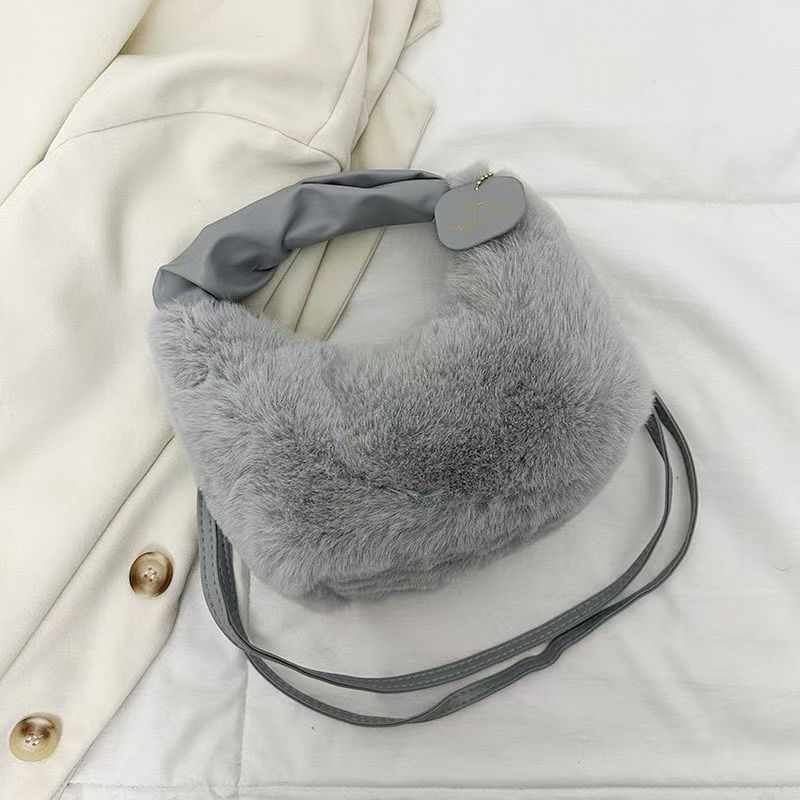 High-end plush tote bag for women, new autumn/winter style, fashionable and versatile, commuter shoulder bag/crossbody bag.