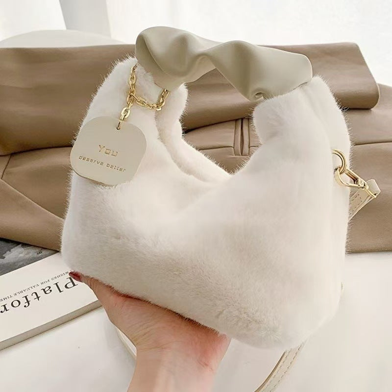High-end plush tote bag for women, new autumn/winter style, fashionable and versatile, commuter shoulder bag/crossbody bag.