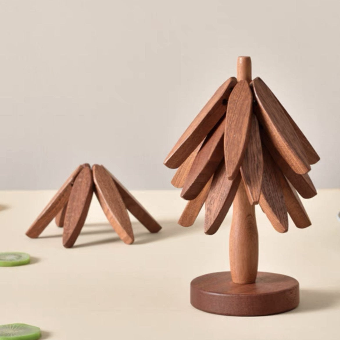 A tree wood insulation coaster