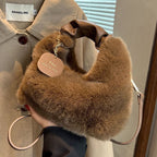High-end plush tote bag for women, new autumn/winter style, fashionable and versatile, commuter shoulder bag/crossbody bag.