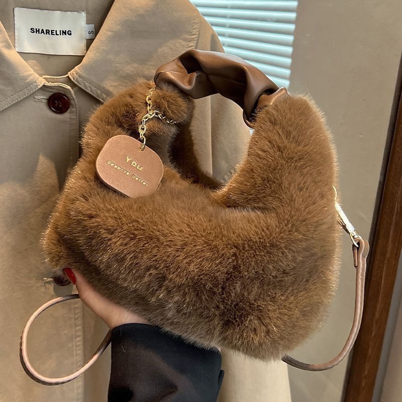 High-end plush tote bag for women, new autumn/winter style, fashionable and versatile, commuter shoulder bag/crossbody bag.