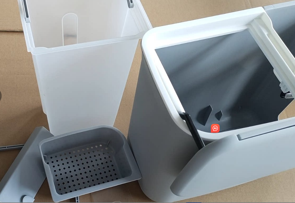 Drop shipping of wall-mounted kitchen trash cans with cabinet doors, household dry and wet separation, and sorting trash cans.